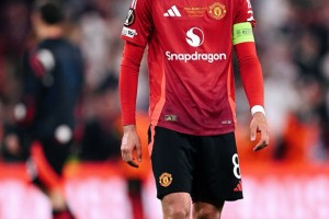 金年会app-包含国际比赛日曼联调整名单以备欧冠，状态回暖环节打磨，悬念犹存，控场能力受关注的词条